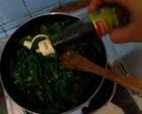 Foto langkah ke 5 dari resep Tumis Daun Ginseng Wijen Ala Korea.