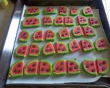 Foto langkah ke 11 dari resep Watermelon Cookies.