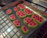 Foto langkah ke 12 dari resep Watermelon Cookies.