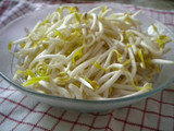 Kong Namul (Seasoned Bean Sprouts)