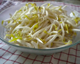 Foto langkah ke 1 dari resep Kong Namul (Seasoned Bean Sprouts).