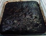 Foto langkah ke 7 dari resep Crazy Wacky Choco Cake.