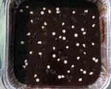 Foto langkah ke 6 dari resep Crazy Wacky Choco Cake.