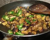 Foto langkah ke 5 dari resep GaJi BokKeum (Tumis Terong Cabe Ijo a la Korea).