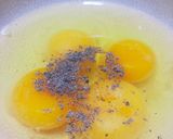 Foto langkah ke 3 dari resep Steamed Egg in Stone Pot.