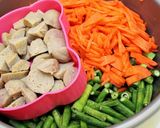 Foto langkah ke 1 dari resep Tumis Babai Worka ( Bakso, Cabai, Wortel dan Kacang Panjang ).