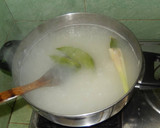 Foto langkah ke 1 dari resep Bubur Manado.
