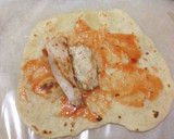 Foto langkah ke 5 dari resep Spicy grilled chicken tortilla.