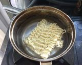 Foto langkah ke 2 dari resep Indomie Kuah Telor.