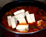Foto langkah ke 29 dari resep Ultimate Kimchi Jjigae.