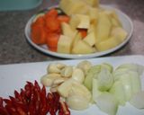 Foto langkah ke 2 dari resep Dak DoriTang (Korean Spicy Chicken Stew).