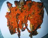 Foto langkah ke 5 dari resep Lele Sambal Merah.