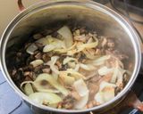 Foto langkah ke 4 dari resep Cream of Mushroom Soup.
