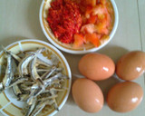 Foto langkah ke 1 dari resep Telur Balado Ikan Teri sederhana.