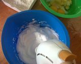 Foto langkah ke 1 dari resep Butter Cheese Cup Cakes.