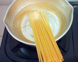 Foto langkah ke 2 dari resep Spaghetti with Chili Sardines.