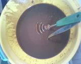 Foto langkah ke 3 dari resep brownies cupcake tanpa mixer.