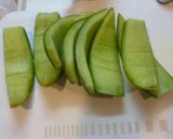 Foto langkah ke 1 dari resep Es Kulit Melon Madu Cemilan Sehat untuk Anak.