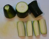 Foto langkah ke 1 dari resep Zucchini Tumis Lemon.