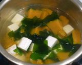 Foto langkah ke 2 dari resep Kabocha Miso Sup.