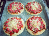 Mini Sausage Pizza with Bolognese Sauce