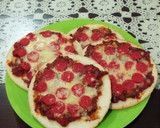 Foto langkah ke 8 dari resep Mini Sausage Pizza with Bolognese Sauce.