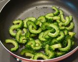 Foto langkah ke 6 dari resep Goya campur ( Tumis pare ala Jepang ).