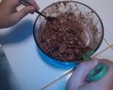 Foto langkah ke 3 dari resep Chocolate Cornflakes.