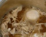 Foto langkah ke 3 dari resep Sup Jamur Maitake Telor citarasa Jepang.