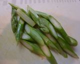 Foto langkah ke 3 dari resep Asparagus Kentang Tumis Butter Shoyu.
