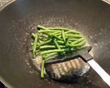 Foto langkah ke 5 dari resep Tumis Kacang Panjang.