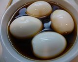 Foto langkah ke 2 dari resep Telur Setengah Matang Toping Ramen (Ajitsuke Tamago).
