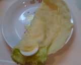 Foto langkah ke 5 dari resep Crepe Tuna Mayo toping Telur untuk Sarapan Pagi.