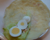 Foto langkah ke 4 dari resep Crepe Tuna Mayo toping Telur untuk Sarapan Pagi.