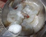 Foto langkah ke 4 dari resep Cara memotong dan menyimpan udang.