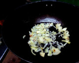 Foto langkah ke 3 dari resep Mom's Secret Spaghetti Recipe (within 20 mins).
