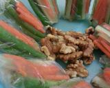 Foto langkah ke 8 dari resep Rice Paper with veggies and meat.