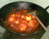 Foto langkah ke 5 dari resep Telur Goreng Balado ala Indofood hot spicy.