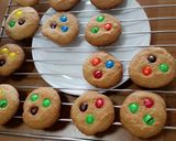Foto langkah ke 7 dari resep m&m's Cookies.