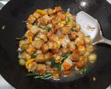 Foto langkah ke 3 dari resep Oncom Asam Belimbing.