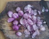 Foto langkah ke 1 dari resep Bawang Merah Goreng untuk taburan.