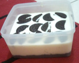 Foto langkah ke 4 dari resep Frozen Oreo Cheesecake (No Baking).