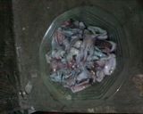 Foto langkah ke 2 dari resep Pedas Manis Squid Hitam.