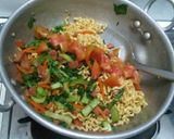 Foto langkah ke 3 dari resep Mie Goreng SoKa (SOsis KAre).