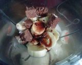 Foto langkah ke 1 dari resep choco oreo banana smoothie.