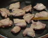 Foto langkah ke 4 dari resep Semur Ayam Lobak khas Jepang .