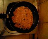 Foto langkah ke 5 dari resep omelet mie yuummy.