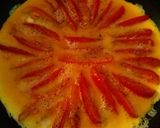 Foto langkah ke 3 dari resep Telur Dadar dengan Red Unique Tomato.