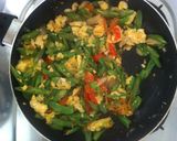 Foto langkah ke 7 dari resep Tumis Buncis Telur Simple.