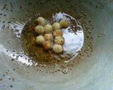 Foto langkah ke 5 dari resep Onde ketawa wijen.